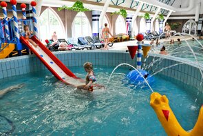 Dětský bazén s hracími elementy 30°C Termální koupaliště Velký Meder Lázně Slovensko Hotel Thermal Varga AQUA wellness dovolená